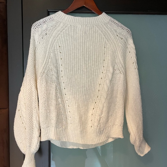 Harper cablekit cozy sweater small - Picture 3 of 6